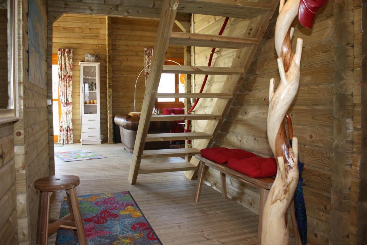 Villa Emilia - Gemuetliches Kinderfreundliches Blockhaus Mit Umzaeuntem Garten Sint Annaland Exteriér fotografie