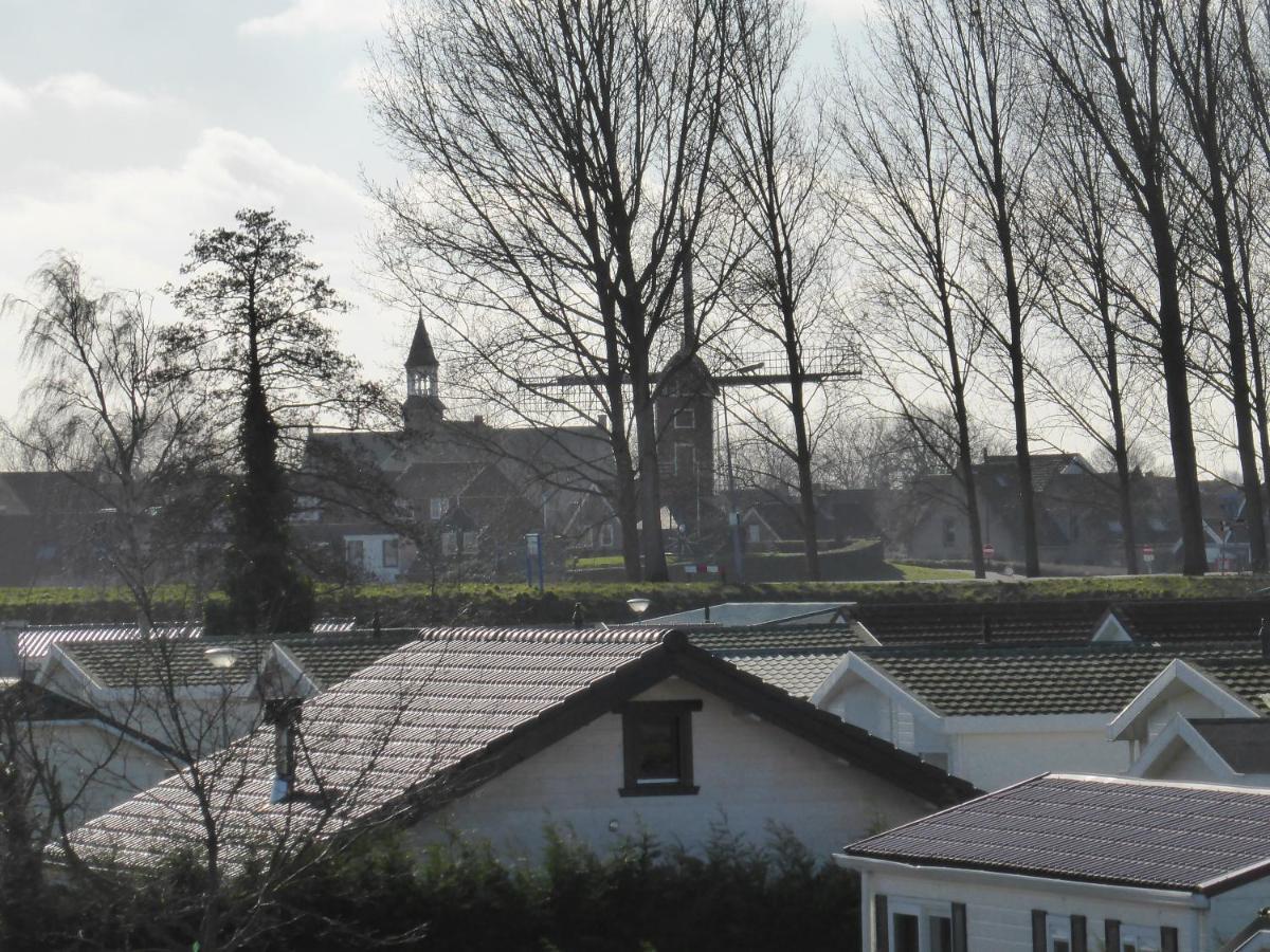 Villa Emilia - Gemuetliches Kinderfreundliches Blockhaus Mit Umzaeuntem Garten Sint Annaland Exteriér fotografie