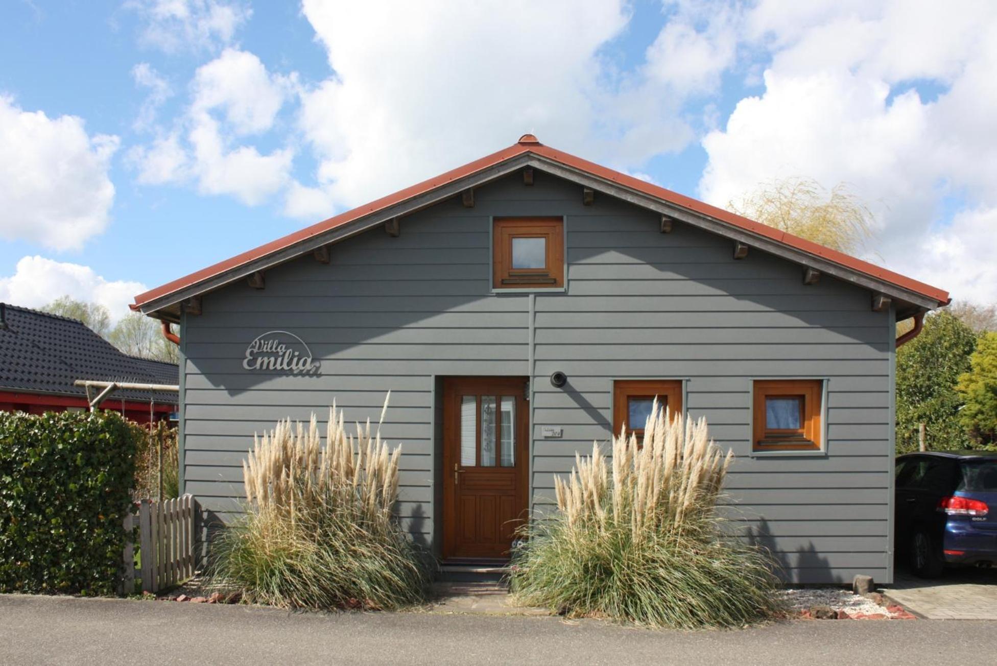 Villa Emilia - Gemuetliches Kinderfreundliches Blockhaus Mit Umzaeuntem Garten Sint Annaland Exteriér fotografie